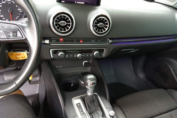 Used Audi A3 2018 30th Anniversary Edition Sportback 35 TFSI Sport Model Audio And AC Panel