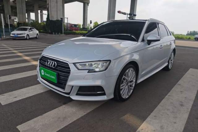 Ojetý Audi A3 2018 30th Anniversary Edition Sportback 40 TFSI Style Model