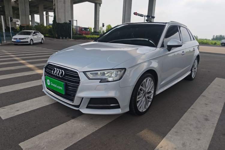 Audi A3 2018 30th Anniversary Edition Sportback 40 TFSI Style Model с пробегом Guazi used car, China used car export, Used car for sale, Used cars, Cheapest cars for sale