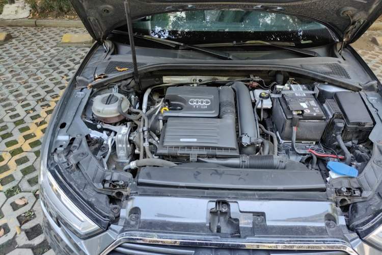 Used Audi A3 2018 30th Anniversary Edition Limousine 35 TFSI Fashion Model Engine Bay Right