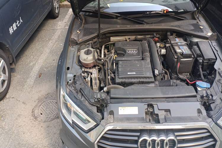 Used Audi A3 2018 30th Anniversary Edition Limousine 35 TFSI Fashion Model Engine Bay Right