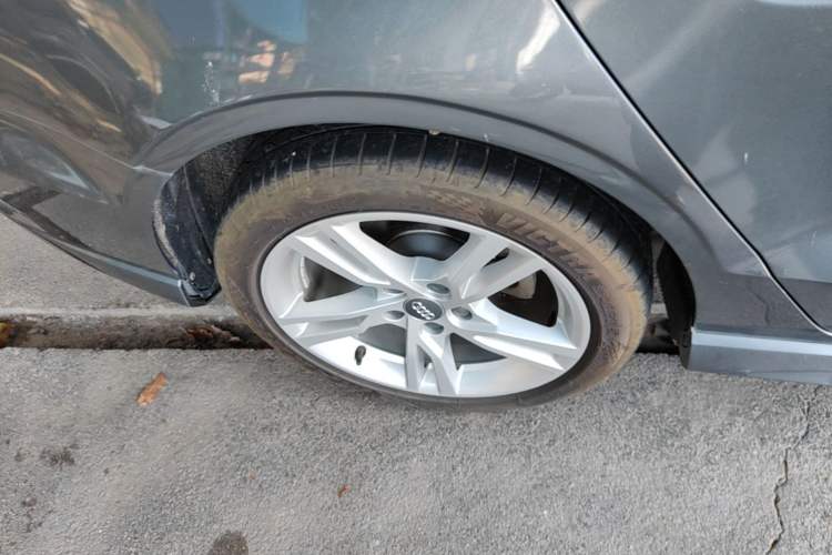 Used Audi A3 2018 30th Anniversary Edition Limousine 35 TFSI Fashion Model Right Rear Wheel Hub