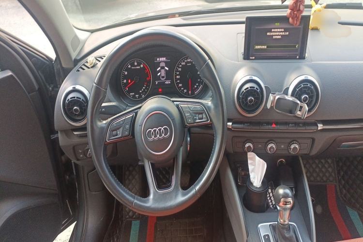 Used Audi A3 2018 30th Anniversary Edition Limousine 35 TFSI Fashion Model Steering Wheel