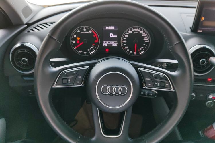 Used Audi A3 2018 30th Anniversary Edition Limousine 35 TFSI Fashion Model Steering Wheel