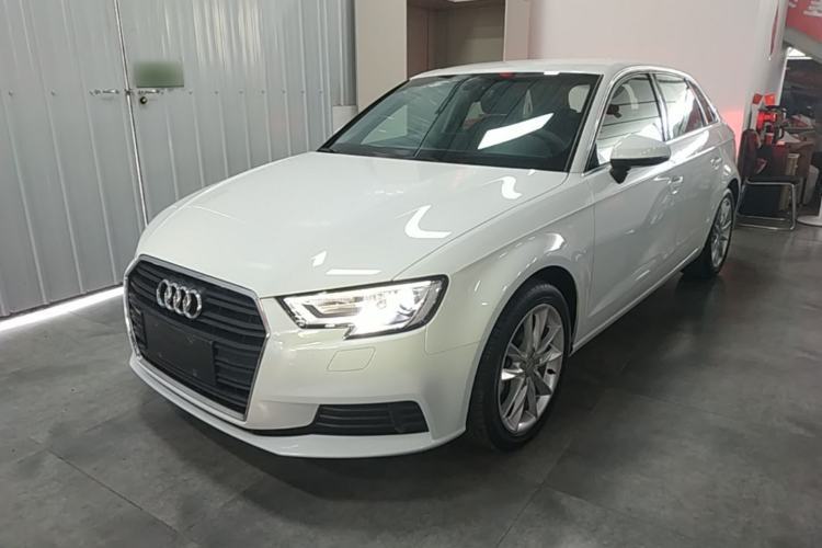 Used Audi A3 2018 30th Anniversary Edition Sportback 35 TFSI Ambition Model Guazi used car, China used car export, Used car for sale, Used cars, Cheapest cars for sale
