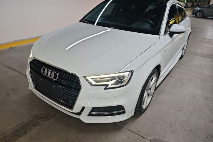Audi A3 2018 30th Anniversary Edition Limousine 35 TFSI Fashion Model de segunda mano Guazi used car, China used car export, Used car for sale, Used  cars, Cheapest cars for sale