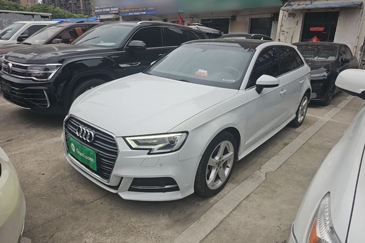 Used Audi A3 2018 30th Anniversary Edition Sportback 35 TFSI Fashion Model Guazi used car, China used car export, Used car for sale, Used Audi cars, Cheapest cars for sale