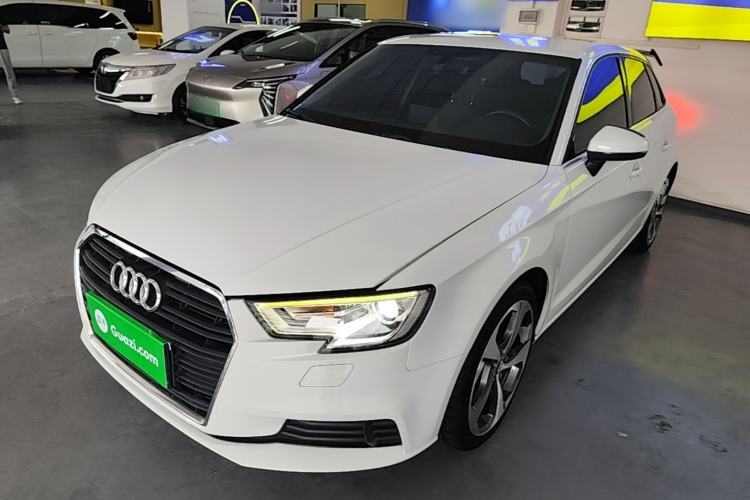 Used Audi A3 2018 30th Anniversary Edition Sportback 35 TFSI Ambition Model Guazi used car, China used car export, Used car for sale, Used cars, Cheapest cars for sale