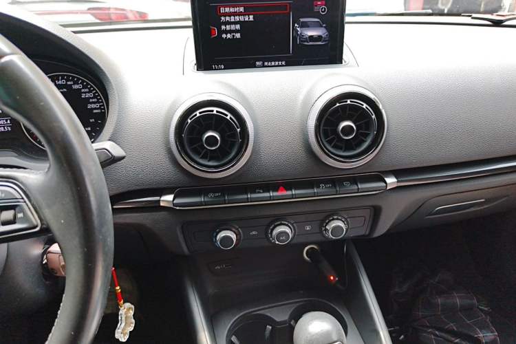 Used Audi A3 2018 30th Anniversary Edition Limousine 35 TFSI Fashion Model Audio And AC Panel