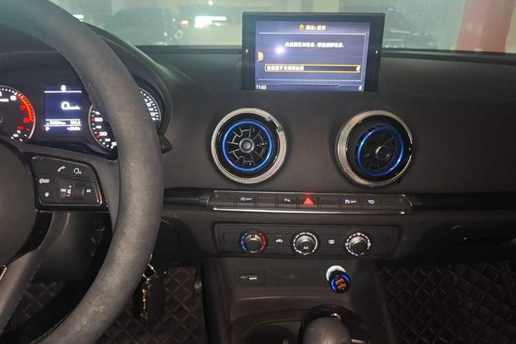 Used Audi A3 2018 30th Anniversary Edition Sportback 35 TFSI Fashion Model Audio And AC Panel