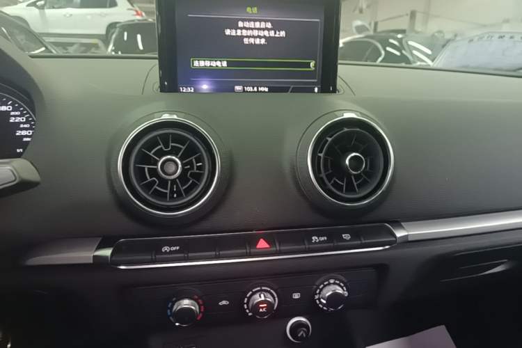 Used Audi A3 2018 30th Anniversary Edition Sportback 35 TFSI Ambition Model Audio And AC Panel