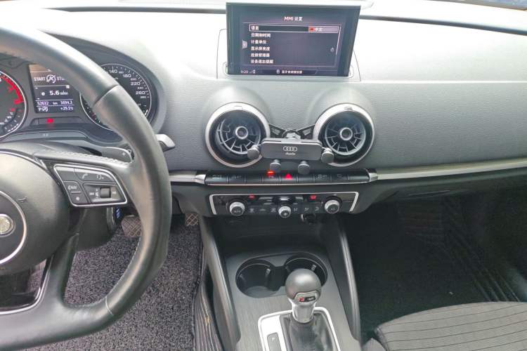 Used Audi A3 2018 30th Anniversary Edition Limousine 35 TFSI Sport Model Audio And AC Panel