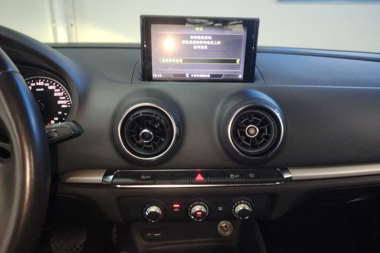 Used Audi A3 2018 30th Anniversary Edition Sportback 35 TFSI Ambition Model Audio And AC Panel