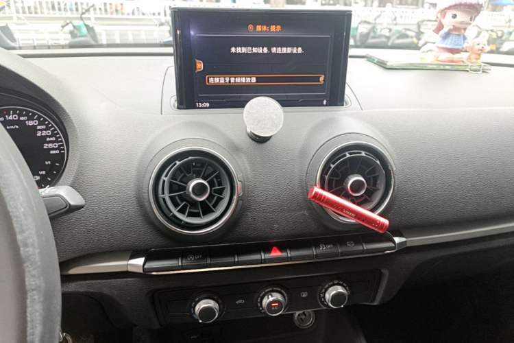 Used Audi A3 2018 30th Anniversary Edition Sportback 35 TFSI Ambition Model Audio And AC Panel
