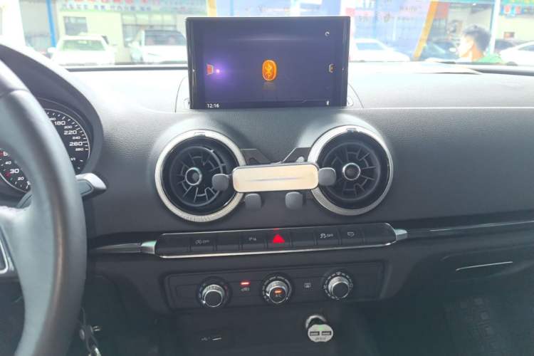 Used Audi A3 2018 30th Anniversary Edition Sportback 35 TFSI Fashion Model Audio And AC Panel