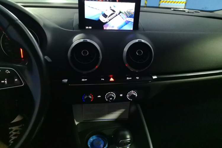 Used Audi A3 2018 30th Anniversary Edition Limousine 35 TFSI Fashion Model Audio And AC Panel