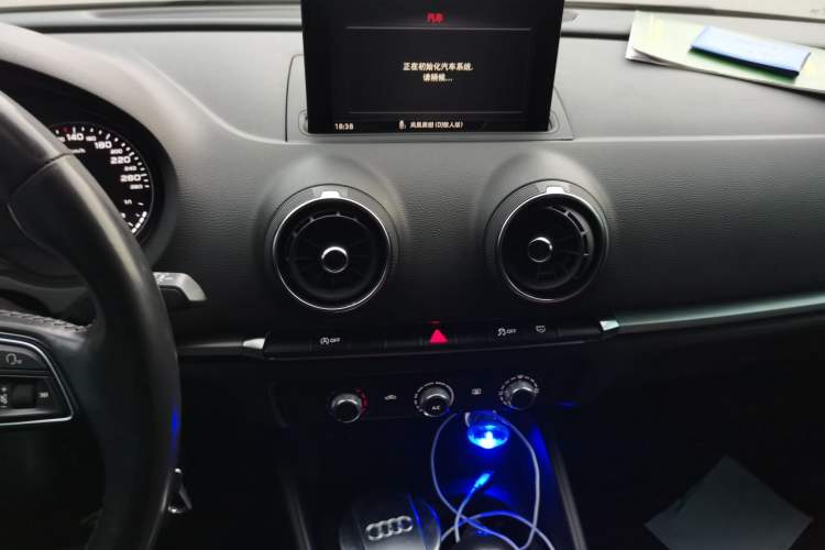 Used Audi A3 2018 30th Anniversary Edition Sportback 35 TFSI Ambition Model Audio And AC Panel