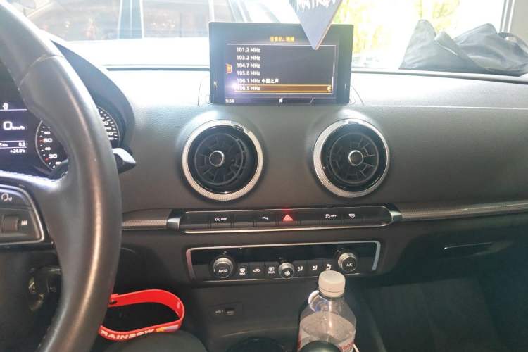 Used Audi A3 2018 30th Anniversary Edition Limousine 35 TFSI Style Model Audio And AC Panel