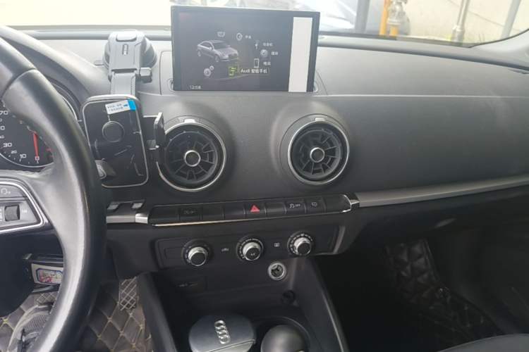 Used Audi A3 2018 30th Anniversary Edition Limousine 35 TFSI Ambition Model Audio And AC Panel