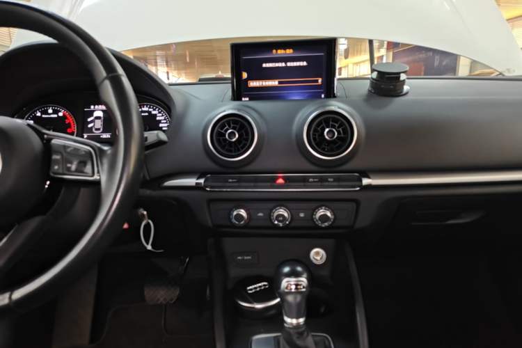 Used Audi A3 2018 30th Anniversary Edition Limousine 35 TFSI Ambition Model Audio And AC Panel