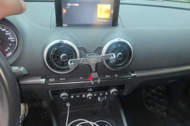 Used Audi A3 2018 30th Anniversary Edition Sportback 35 TFSI Sport Model Audio And AC Panel