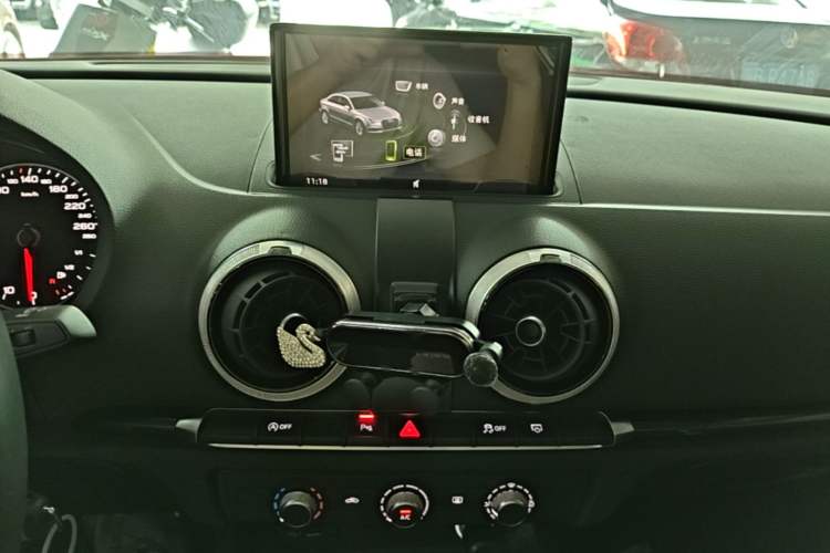 Used Audi A3 2018 30th Anniversary Edition Limousine 35 TFSI Fashion Model Audio And AC Panel