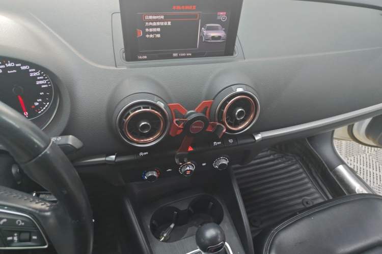 Used Audi A3 2018 30th Anniversary Edition Limousine 35 TFSI Ambition Model Audio And AC Panel