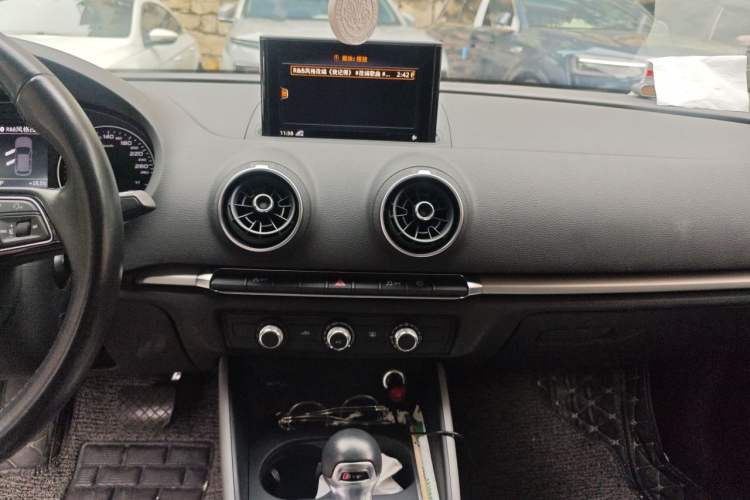 Used Audi A3 2018 30th Anniversary Edition Sportback 35 TFSI Ambition Model Audio And AC Panel