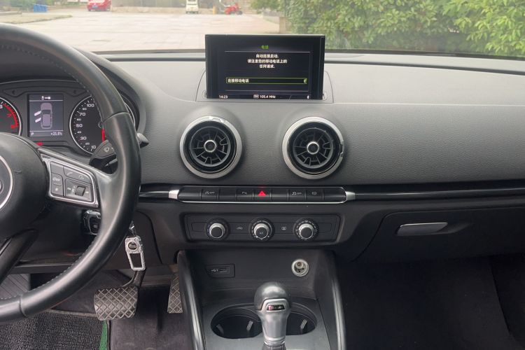 Used Audi A3 2018 30th Anniversary Edition Sportback 35 TFSI Fashion Model Audio And AC Panel