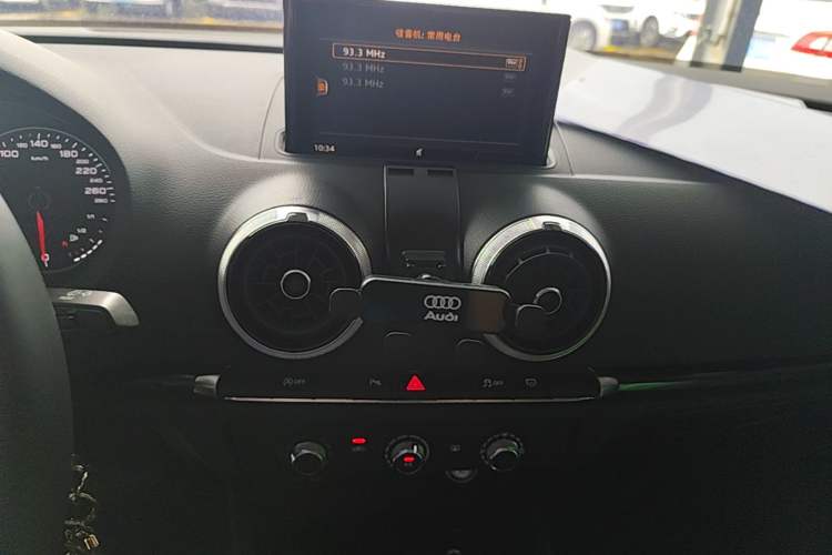 Used Audi A3 2018 30th Anniversary Edition Limousine 35 TFSI Fashion Model Audio And AC Panel