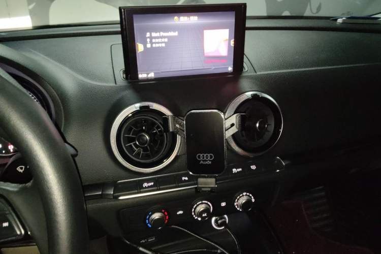 Used Audi A3 2018 30th Anniversary Edition Sportback 35 TFSI Fashion Model Audio And AC Panel