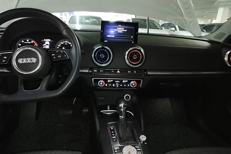 Used Audi A3 2018 30th Anniversary Edition Sportback 35 TFSI Sport Model Audio And AC Panel