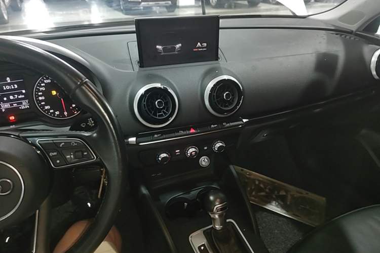 Used Audi A3 2018 30th Anniversary Edition Limousine 35 TFSI Fashion Model Audio And AC Panel