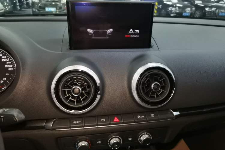 Used Audi A3 2018 30th Anniversary Edition Limousine 35 TFSI Fashion Model Audio And AC Panel
