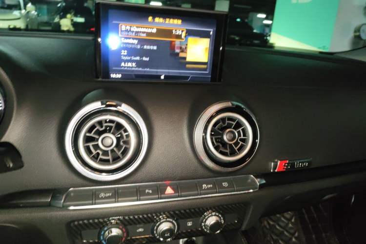 Used Audi A3 2018 30th Anniversary Edition Limousine 35 TFSI Fashion Model Audio And AC Panel