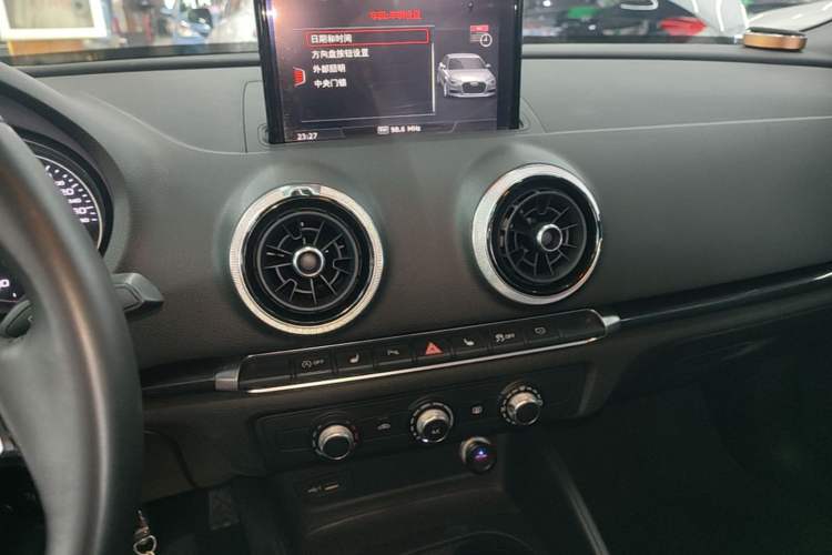 Used Audi A3 2018 30th Anniversary Edition Limousine 35 TFSI Fashion Model Audio And AC Panel