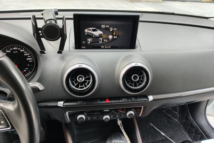 Used Audi A3 2018 30th Anniversary Edition Limousine 35 TFSI Style Model Audio And AC Panel