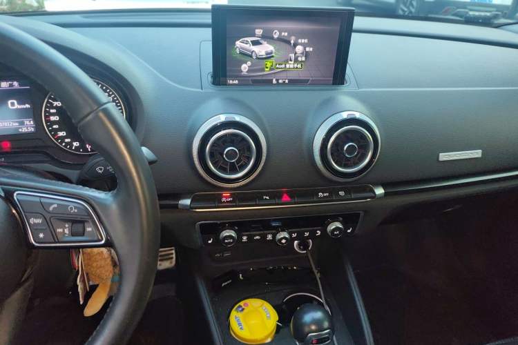 Used Audi A3 2018 30th Anniversary Edition Limousine 35 TFSI Fashion Model Audio And AC Panel