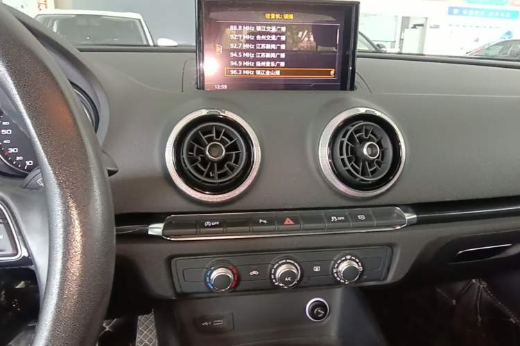 Used Audi A3 2018 30th Anniversary Edition Sportback 35 TFSI Fashion Model Audio And AC Panel