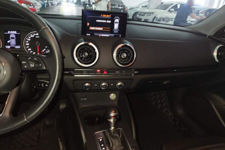 Used Audi A3 2018 30th Anniversary Edition Sportback 35 TFSI Fashion Model Audio And AC Panel