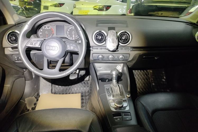 Used Audi A3 2018 30th Anniversary Edition Limousine 35 TFSI Fashion Model Center Console