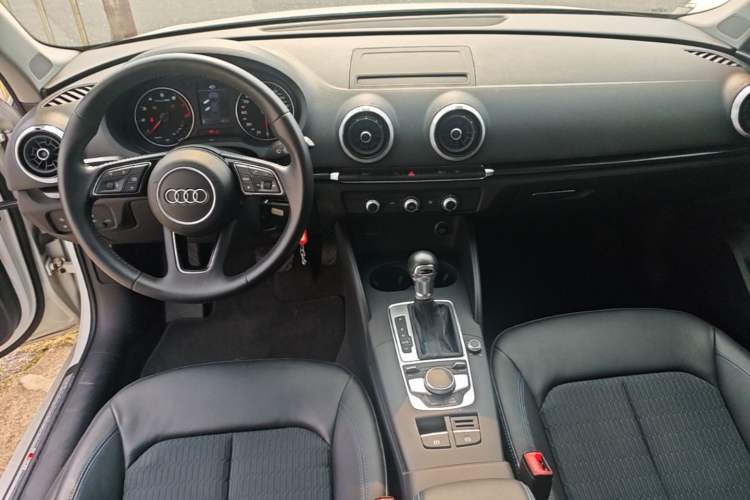 Used Audi A3 2018 30th Anniversary Edition Limousine 35 TFSI Fashion Model Center Console