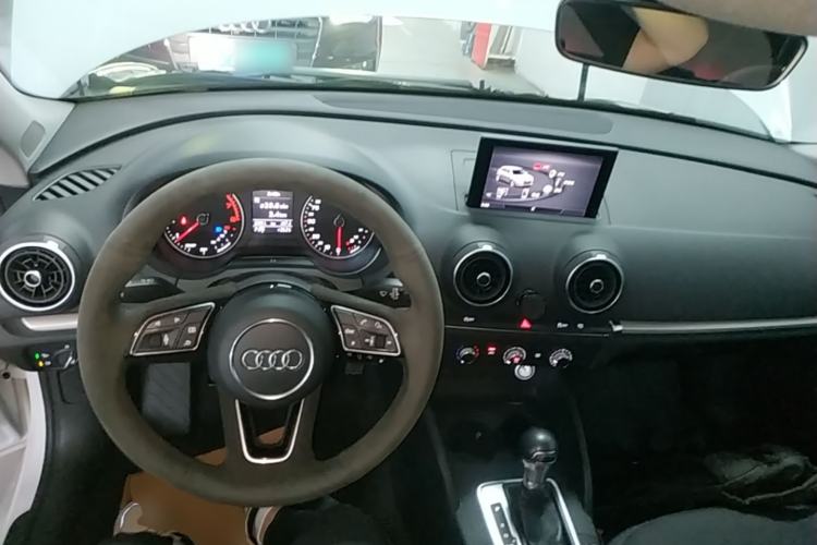 Used Audi A3 2018 30th Anniversary Edition Sportback 35 TFSI Ambition Model Center Console