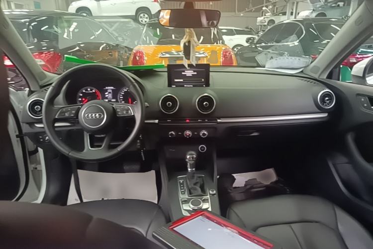 Used Audi A3 2018 30th Anniversary Edition Sportback 35 TFSI Ambition Model Center Console