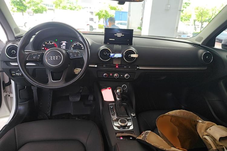 Used Audi A3 2018 30th Anniversary Edition Sportback 35 TFSI Ambition Model Center Console