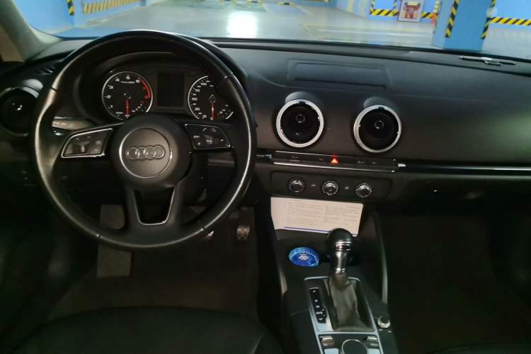 Used Audi A3 2018 30th Anniversary Edition Limousine 35 TFSI Fashion Model Center Console