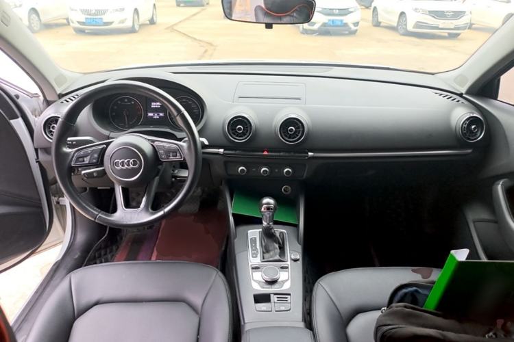 Used Audi A3 2018 30th Anniversary Edition Sportback 35 TFSI Ambition Model Center Console