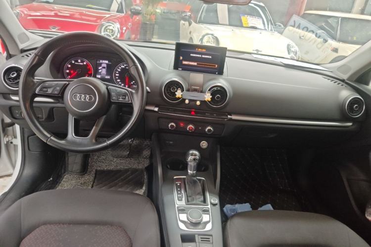 Used Audi A3 2018 30th Anniversary Edition Sportback 35 TFSI Ambition Model Center Console