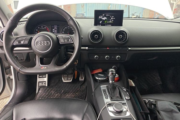 Used Audi A3 2018 30th Anniversary Edition Sportback 35 TFSI Ambition Model Center Console