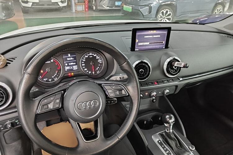 Used Audi A3 2018 30th Anniversary Edition Limousine 35 TFSI Fashion Model Center Console